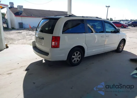 2008 Chrysler Town & Country Touring from USA, damaged, VIN 2A8HR54P48R119113